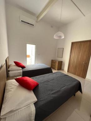R2 Double room with shared bathroom